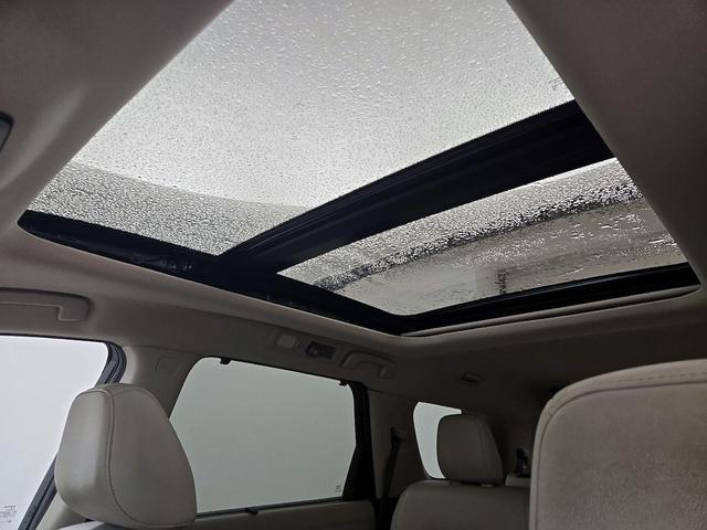 Photo of 2023 Green Nissan Pathfinder