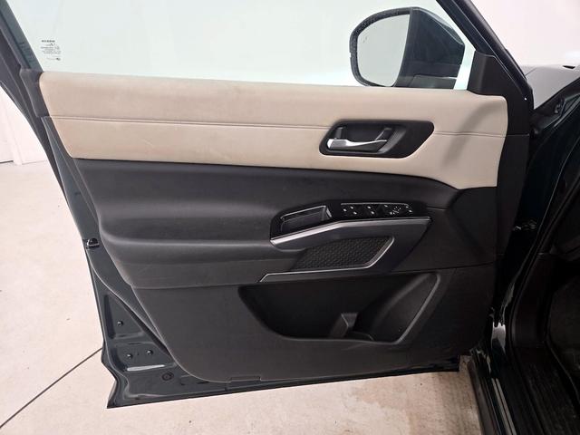 Photo of 2023 Green Nissan Pathfinder