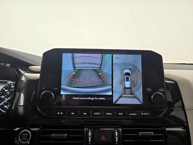 Photo of 2023 Green Nissan Pathfinder
