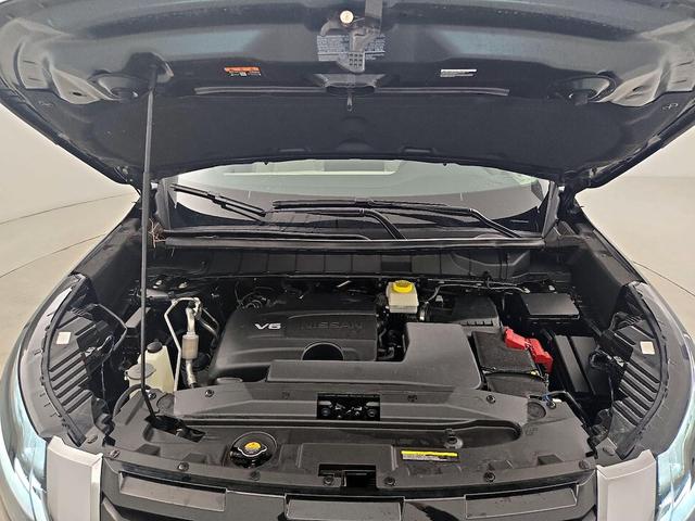 Photo of 2023 Green Nissan Pathfinder