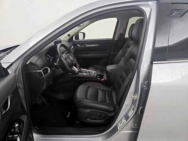 Photo of 2023 Silver Mazda CX-5