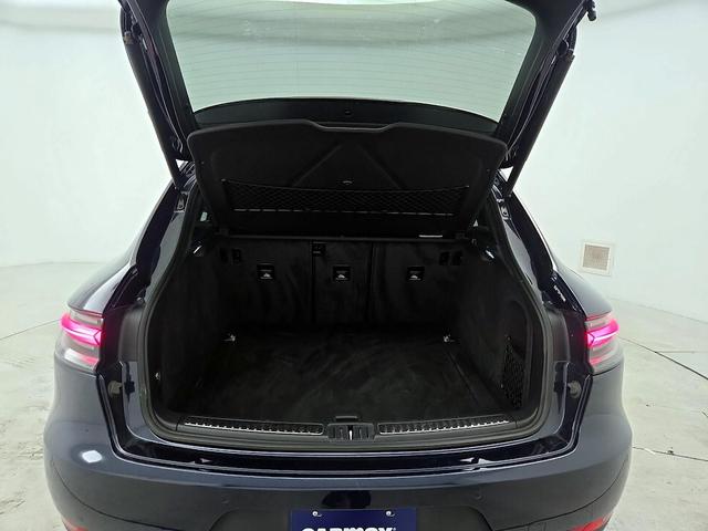 Photo of 2020 Blue Porsche Macan