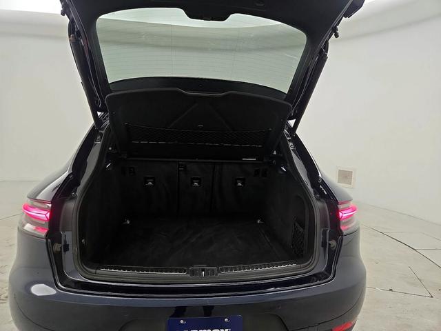 Photo of 2020 Blue Porsche Macan