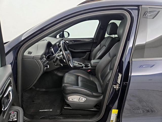 Photo of 2020 Blue Porsche Macan