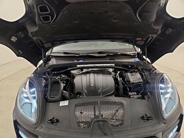Photo of 2020 Blue Porsche Macan