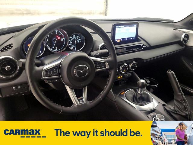 Photo of 2021 White Mazda MX-5 Miata