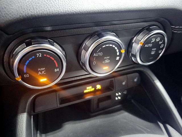 Photo of 2021 White Mazda MX-5 Miata
