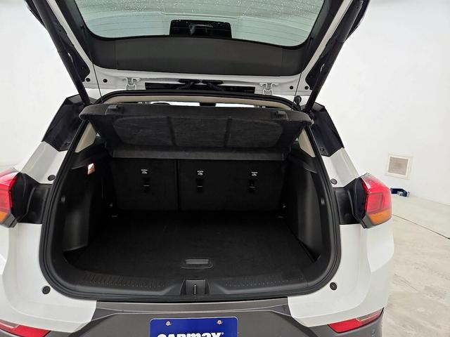 Photo of 2022 White Buick Encore GX