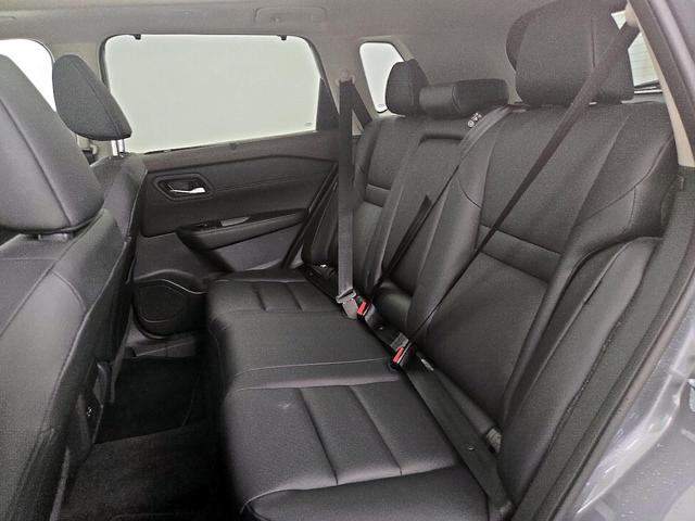 Photo of 2023 Gray Nissan Rogue
