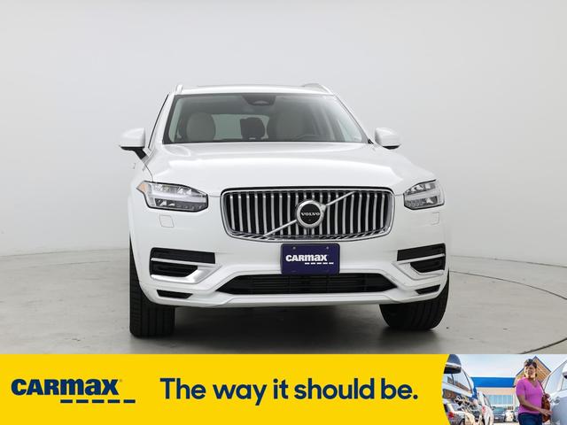 Photo of 2023 White Volvo XC90 Recharge Plug-In Hybrid