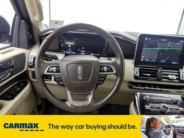 Photo of 2019 Blue Lincoln Navigator
