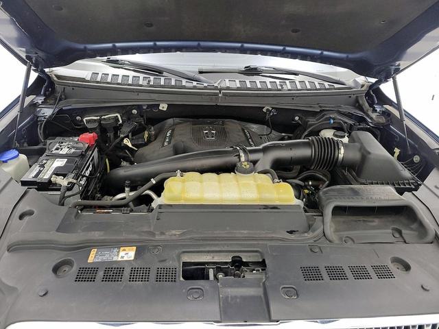 Photo of 2019 Blue Lincoln Navigator