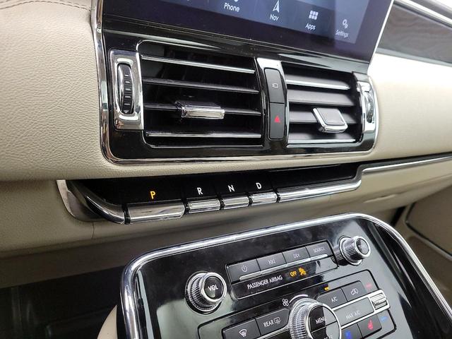 Photo of 2019 Blue Lincoln Navigator