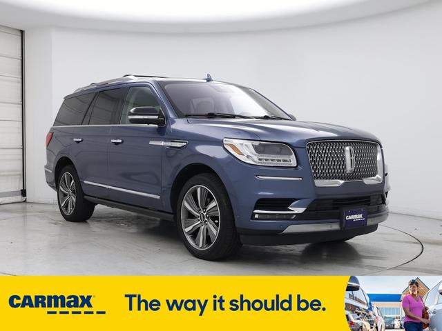 Photo of 2019 Blue Lincoln Navigator