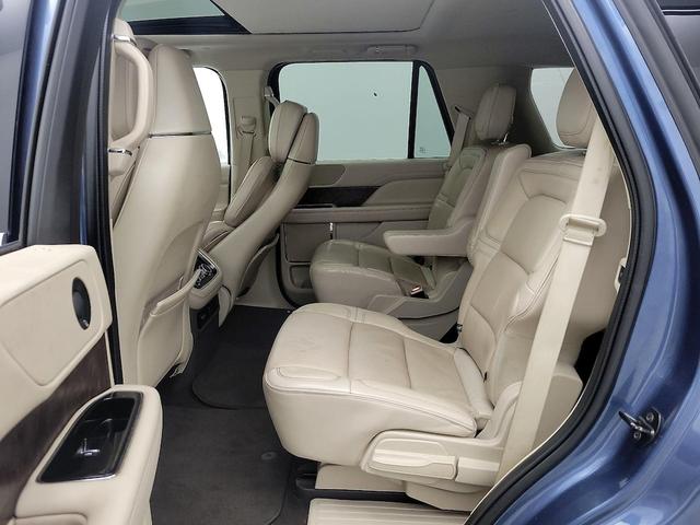 Photo of 2019 Blue Lincoln Navigator