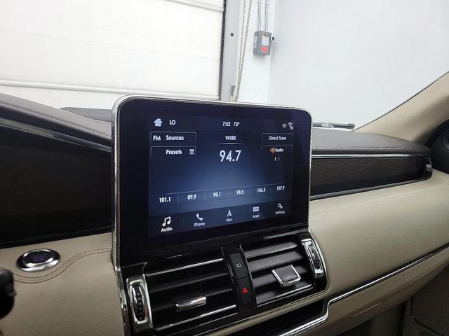 Photo of 2019 Blue Lincoln Navigator