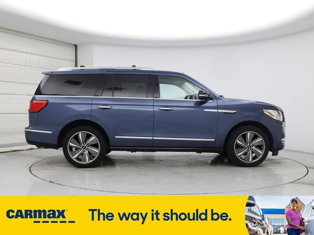Photo of 2019 Blue Lincoln Navigator