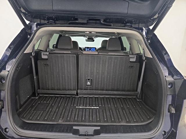Photo of 2020 Blue Toyota Highlander