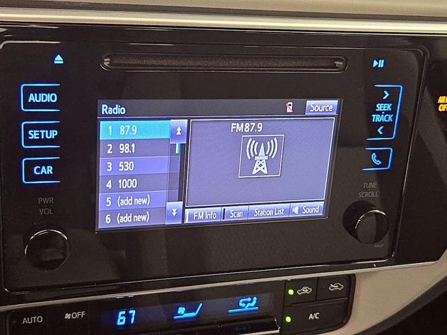 Photo of 2017 Gray Toyota Corolla