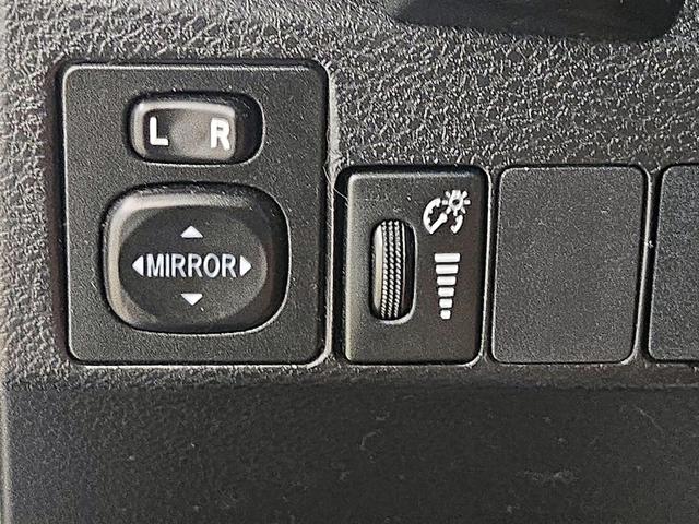 Photo of 2017 Gray Toyota Corolla