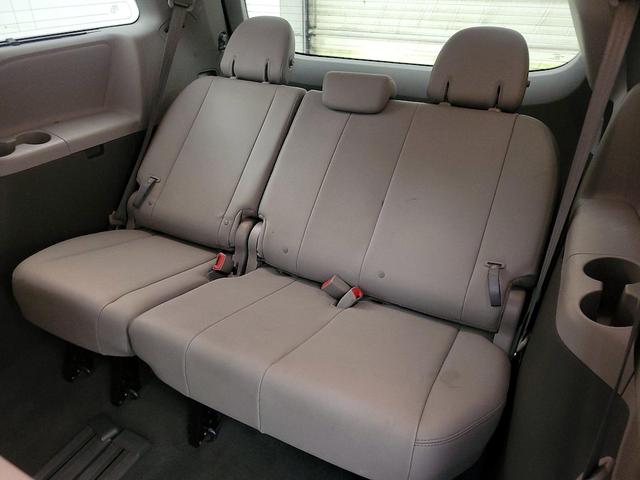 Photo of 2017 Blue Toyota Sienna