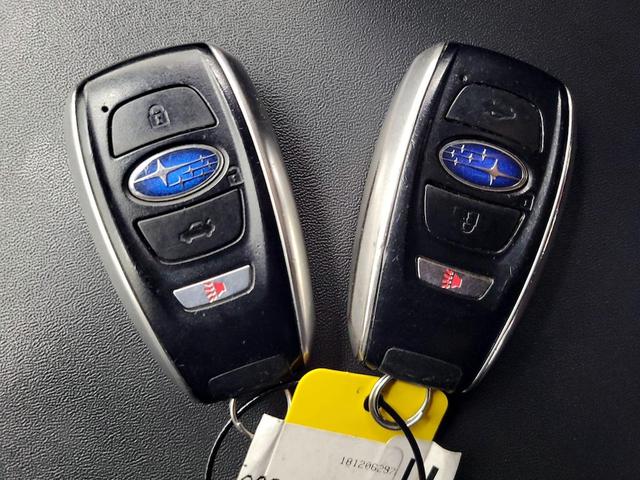 Photo of 2022 White Subaru Impreza