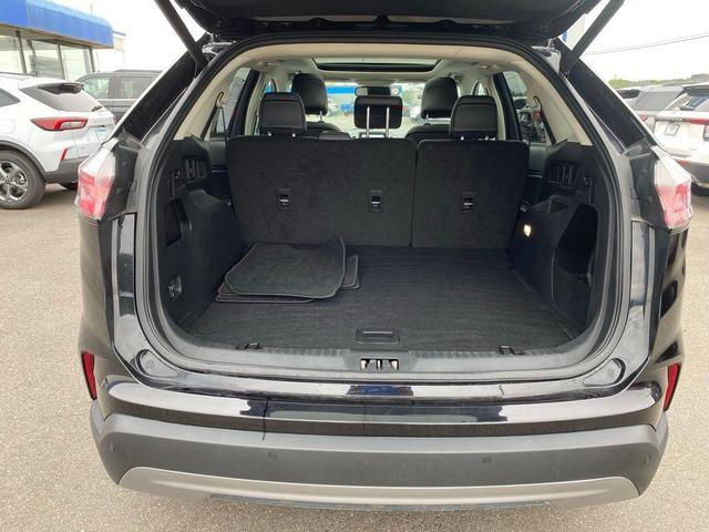 Photo of 2024 Agate Black Metallic Ford Edge