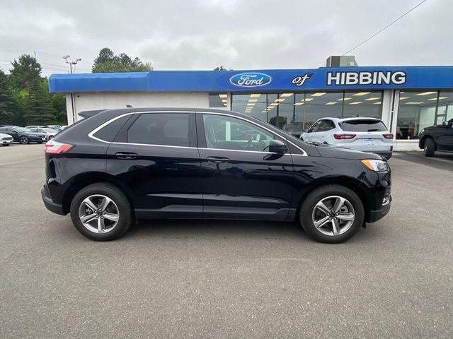 Photo of 2024 Agate Black Metallic Ford Edge