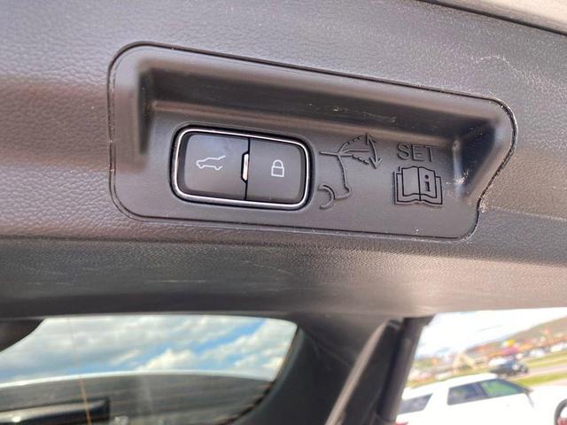 Photo of 2024 Silver Metallic Ford Explorer