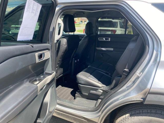Photo of 2024 Silver Metallic Ford Explorer