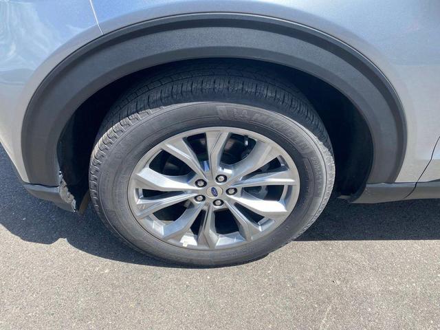 Photo of 2024 Silver Metallic Ford Explorer