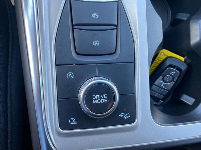 Photo of 2024 Silver Metallic Ford Explorer