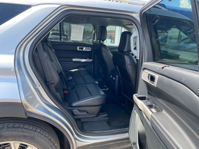 Photo of 2024 Silver Metallic Ford Explorer
