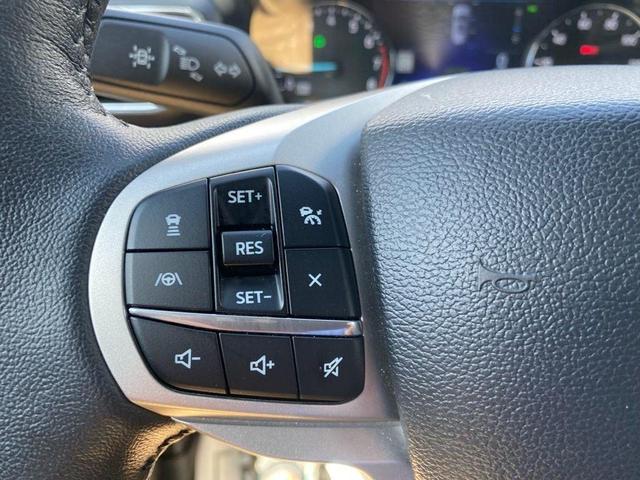 Photo of 2024 Silver Metallic Ford Explorer