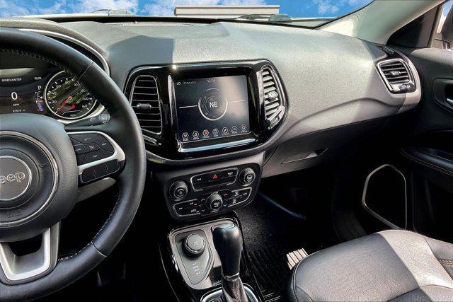 Photo of 2018 White Clearcoat Jeep Compass
