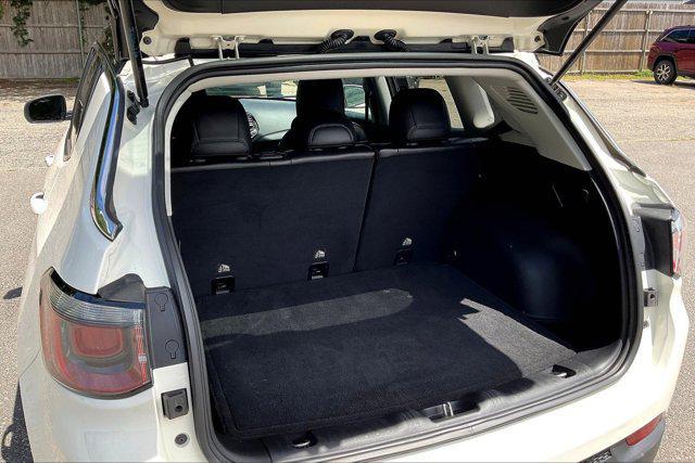 Photo of 2018 White Clearcoat Jeep Compass