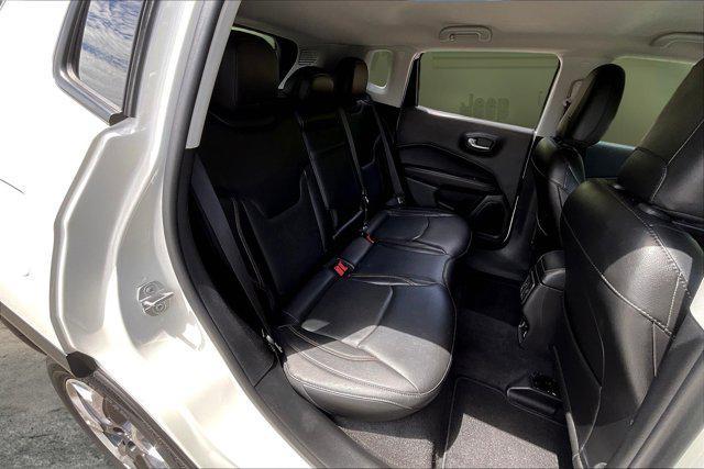 Photo of 2018 White Clearcoat Jeep Compass