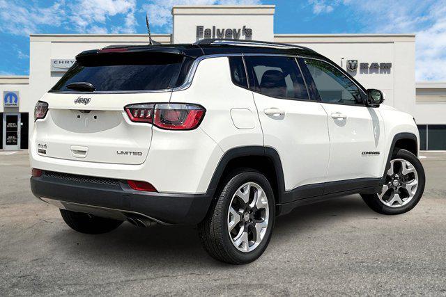 Photo of 2018 White Clearcoat Jeep Compass