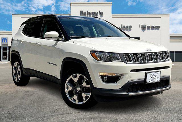 Photo of 2018 White Clearcoat Jeep Compass
