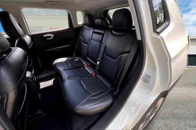 Photo of 2018 White Clearcoat Jeep Compass