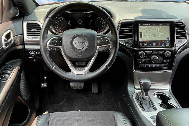 Photo of 2022 Velvet Red Pearlcoat Jeep Grand Cherokee