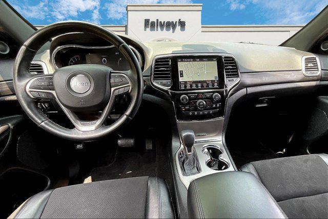 Photo of 2022 Velvet Red Pearlcoat Jeep Grand Cherokee