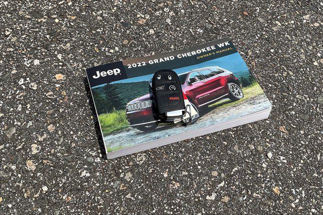 Photo of 2022 Velvet Red Pearlcoat Jeep Grand Cherokee