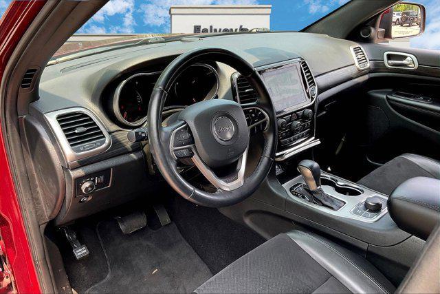 Photo of 2022 Velvet Red Pearlcoat Jeep Grand Cherokee