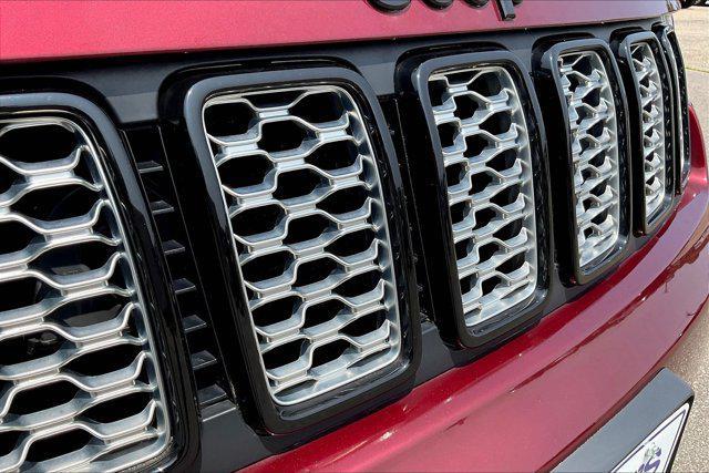 Photo of 2022 Velvet Red Pearlcoat Jeep Grand Cherokee