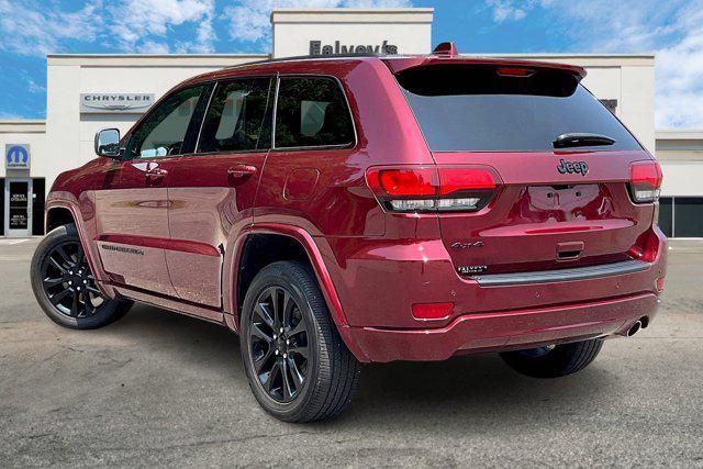 Photo of 2022 Velvet Red Pearlcoat Jeep Grand Cherokee