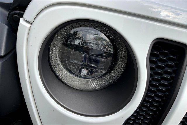 Photo of 2021 Bright White Clearcoat Jeep Wrangler Unlimited