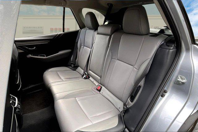 Photo of 2024 Ice Silver Metallic Subaru Outback