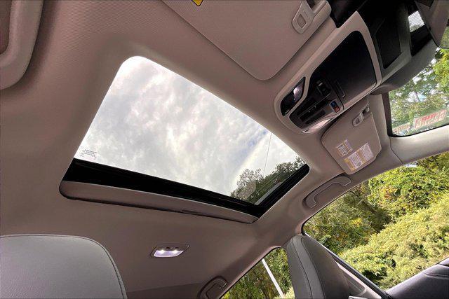 Photo of 2024 Ice Silver Metallic Subaru Outback