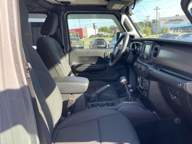 Photo of 2021 Sting Gray Clearcoat Jeep Gladiator